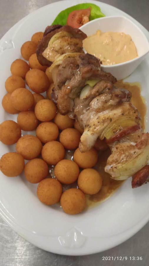 Malá Svatá Hora - penzion&restaurace Mníšek pod Brdy Esterno foto
