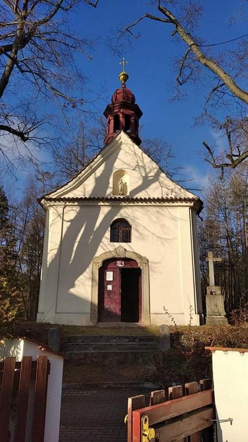 Malá Svatá Hora - penzion&restaurace Mníšek pod Brdy Esterno foto