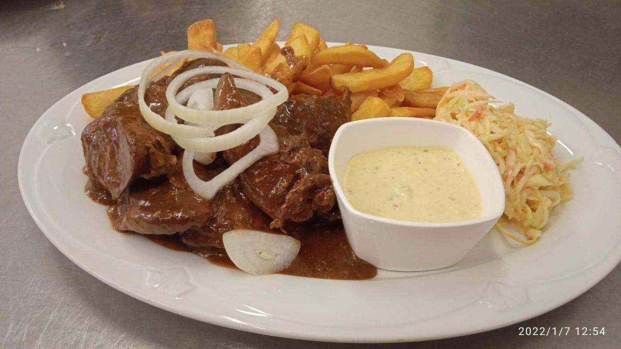 Malá Svatá Hora - penzion&restaurace Mníšek pod Brdy Esterno foto