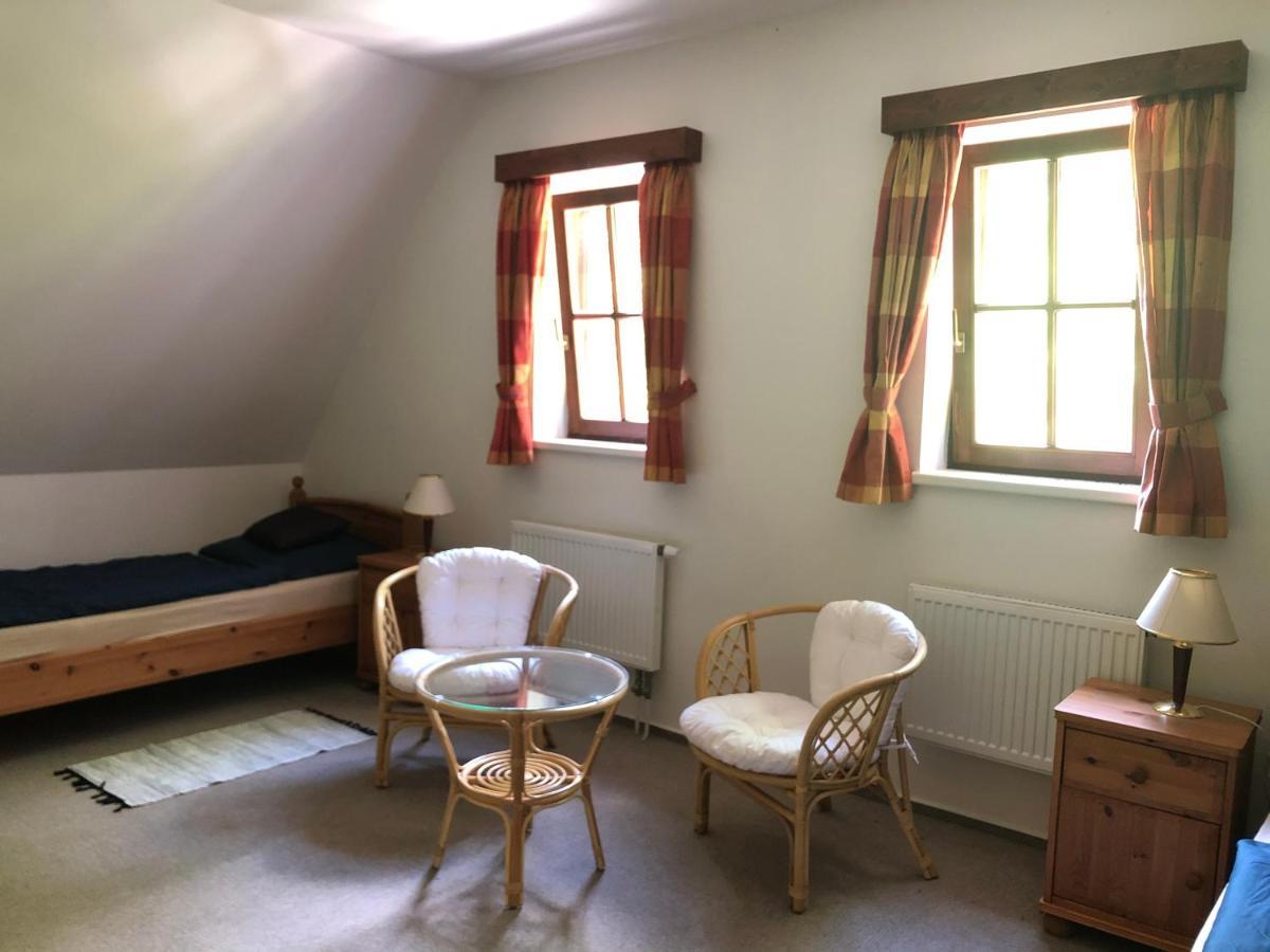 Malá Svatá Hora - penzion&restaurace Mníšek pod Brdy Esterno foto