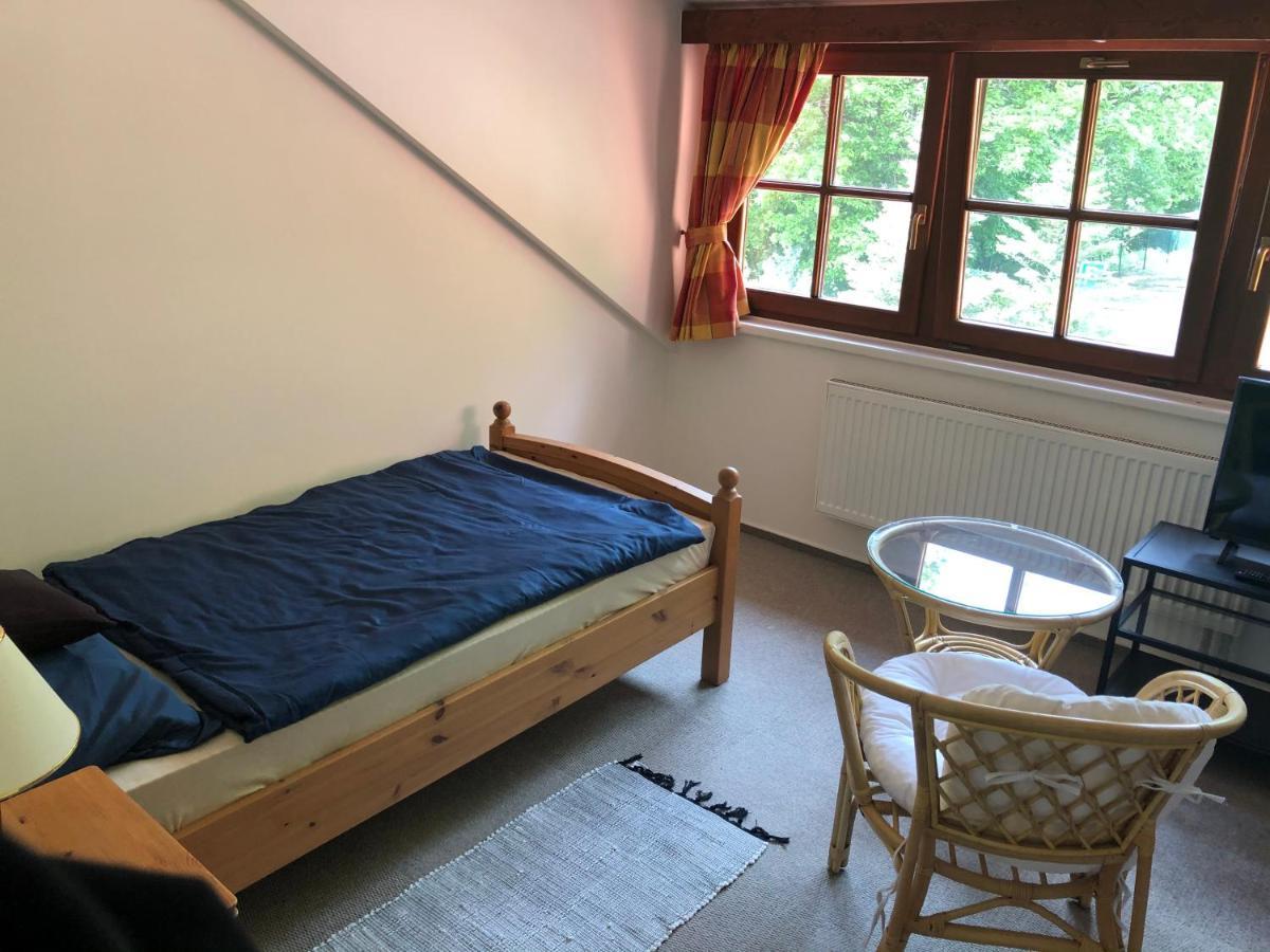Malá Svatá Hora - penzion&restaurace Mníšek pod Brdy Esterno foto